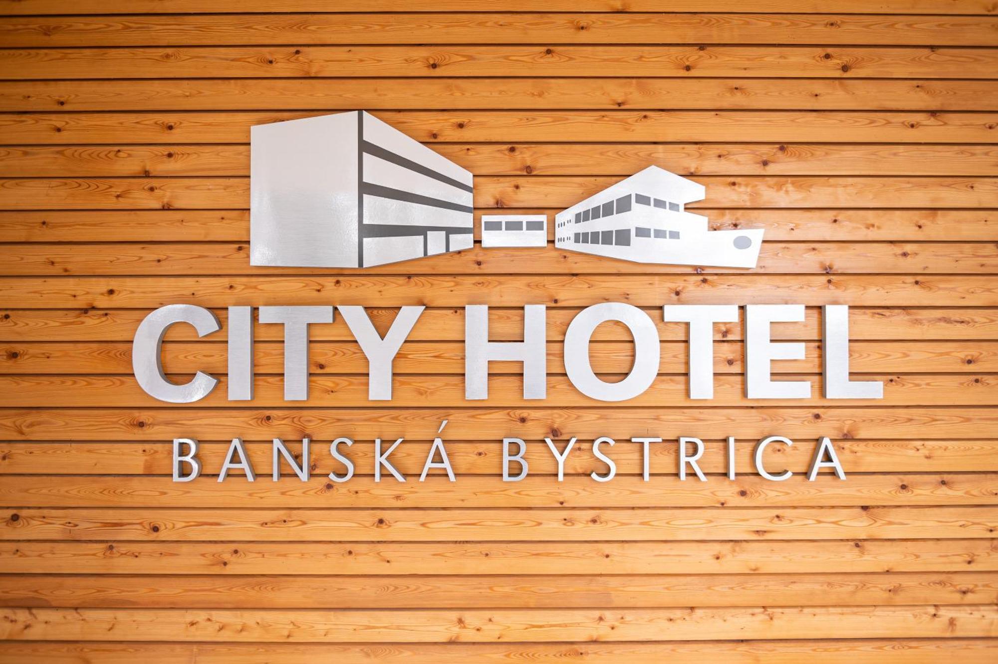 City Hotel B&B, Reception 24 7, 800M Od-From R1, Free Parking Banská Bystrica Exterior foto